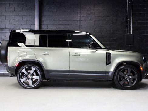 Used 2024 Land Rover Defender 110 SE image 12