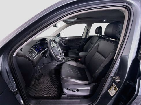 Used 2024 Volkswagen Tiguan SE AWD/4WD image 13