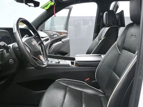 Used 2021 Cadillac Escalade Premium Luxury image 16