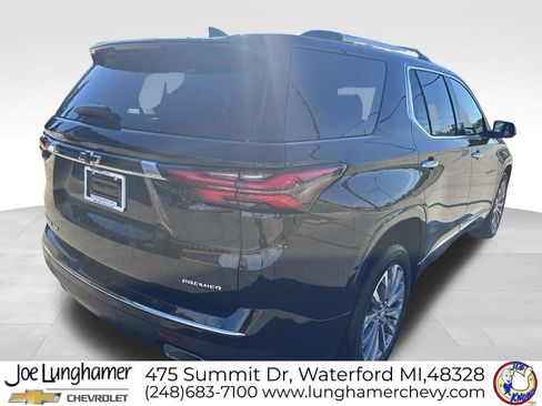 Used 2023 Chevrolet Traverse Premier AWD/4WD image 3