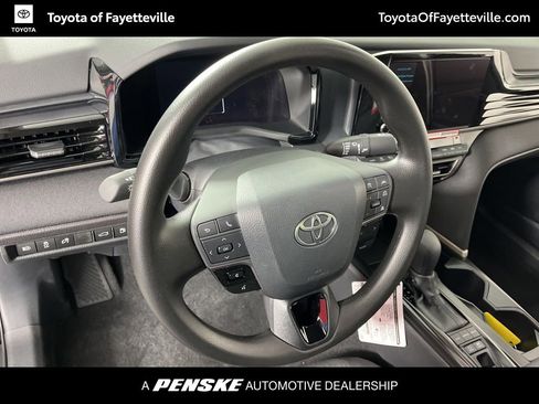 Used 2026 Toyota Camry LE w/ Convenience Package FWD image 27