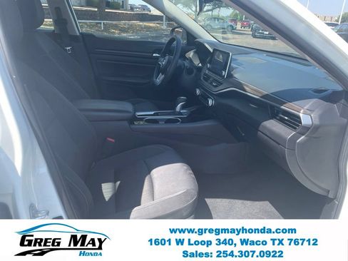 Used 2024 Nissan Altima 2.5 SV FWD image 27