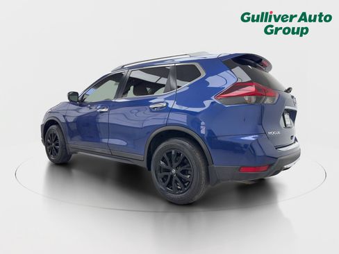 Used 2020 Nissan Rogue S w/ Special Edition Package FWD image 4