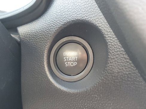 Used 2025 Toyota Corolla Cross LE image 35