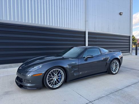 Used 2009 Chevrolet Corvette ZR1 w/ Preferred Equipment Group RWD image 3