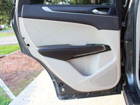 Used 2017 Lincoln MKC Reserve AWD/4WD image 30