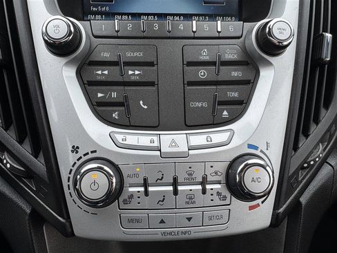 Used 2013 Chevrolet Equinox LT image 18