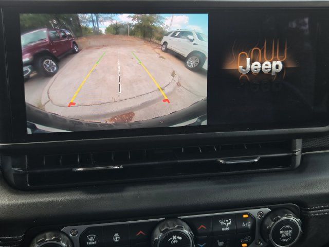 Used 2026 Jeep Wrangler Unlimited Rubicon AWD/4WD image 16
