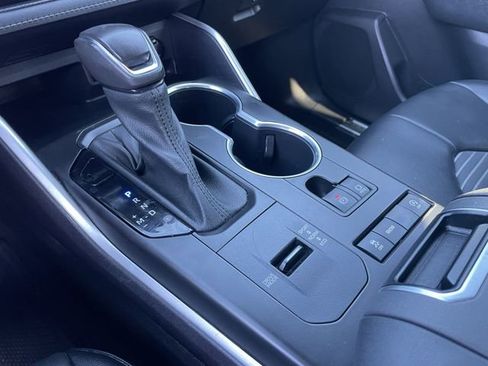 Certified 2021 Toyota Highlander XSE image 21