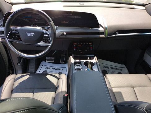 New 2026 Cadillac Vistiq Sport image 21