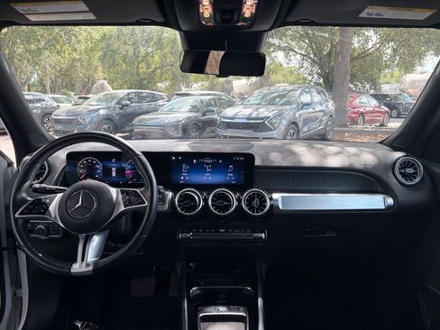 Used 2025 Mercedes-Benz GLB 250 image 35
