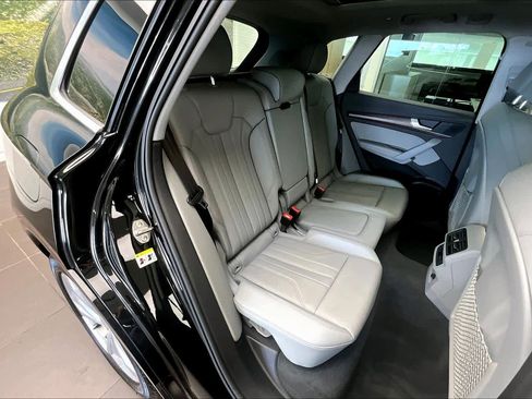 Certified 2025 Audi Q5 2.0T Premium Plus w/ Premium Plus Package image 20