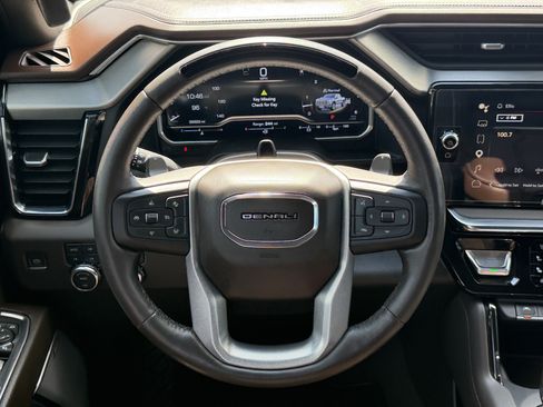 Used 2023 GMC Sierra 1500 Denali w/ Technology Package AWD/4WD image 12