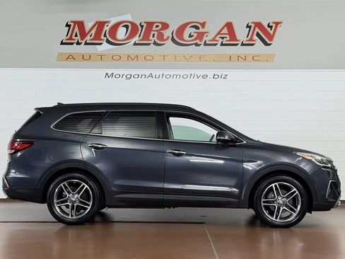 Used 2017 Hyundai Santa Fe AWD image 2