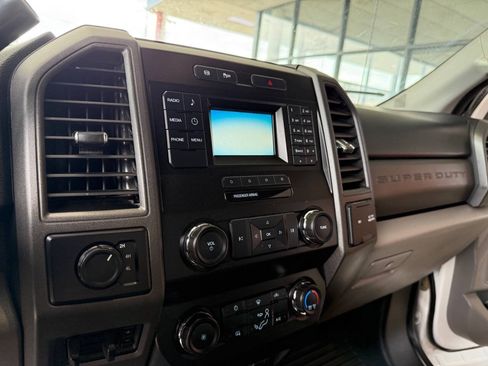 Used 2019 Ford F250 XL w/ Power Equipment Group AWD/4WD image 9