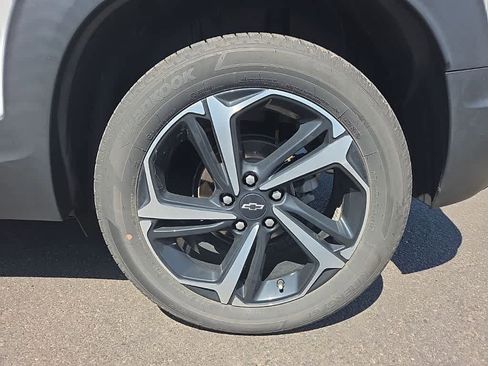 Used 2023 Chevrolet TrailBlazer RS w/ Sun and Liftgate Package image 9