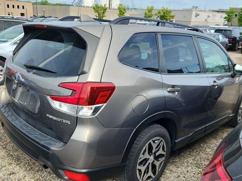 Used 2019 Subaru Forester Premium w/ All-Weather Package AWD/4WD image 4