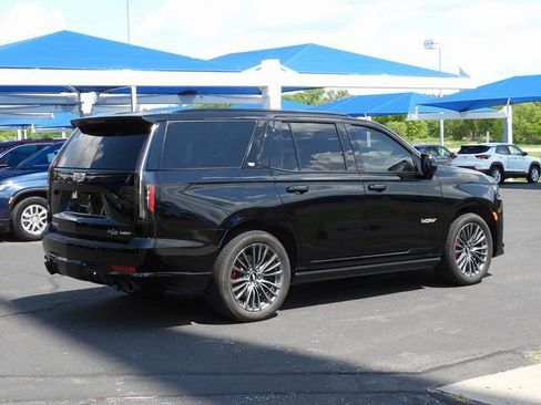 Used 2023 Cadillac Escalade V w/ LPO, Floor Liner Package image 52