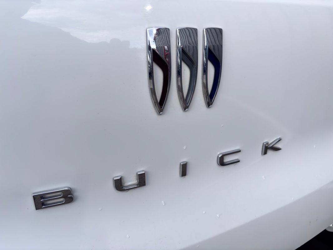 Used 2025 Buick Encore GX Preferred AWD/4WD image 12