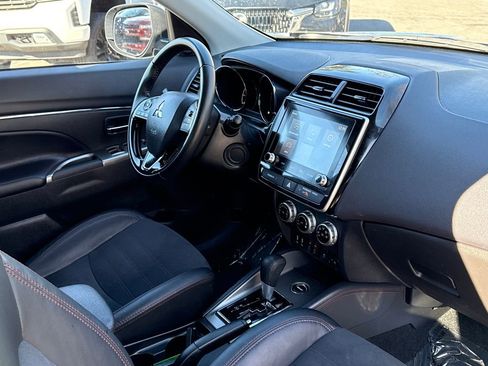 Used 2024 Mitsubishi Outlander Sport ES image 9