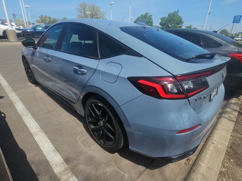Used 2023 Honda Civic Sport image 4