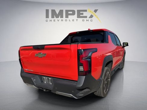 Used 2026 Chevrolet Silverado EV LT AWD/4WD image 5