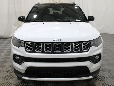 Used 2025 Jeep Compass Limited AWD/4WD image 34
