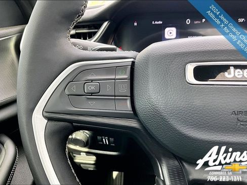 Used 2024 Jeep Grand Cherokee Altitude image 9