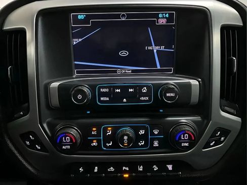 Used 2019 GMC Sierra 2500 SLT w/ Driver Alert Package AWD/4WD image 19
