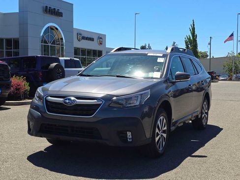 Used 2022 Subaru Outback Premium AWD/4WD image 8