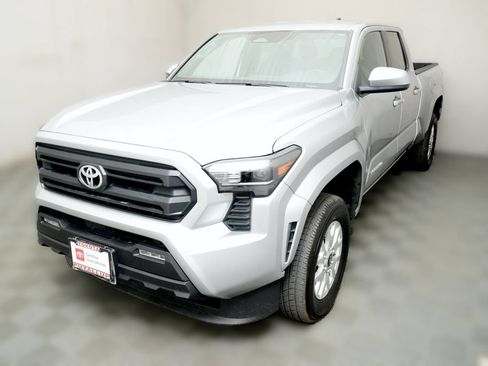 Certified 2025 Toyota Tacoma SR5 AWD/4WD image 1