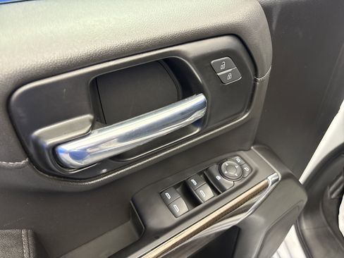 Used 2022 Chevrolet Silverado 1500 LT w/ Z71 Off-Road Package AWD/4WD image 10