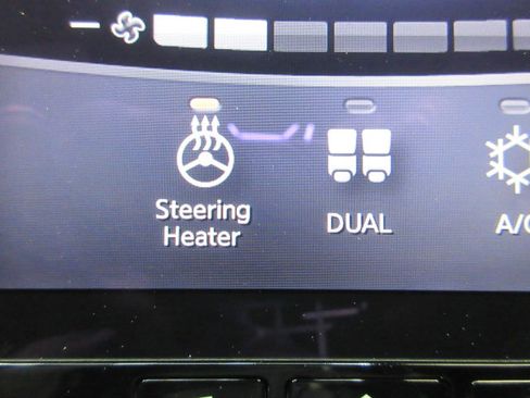 Used 2017 INFINITI Q60 2.0t image 33