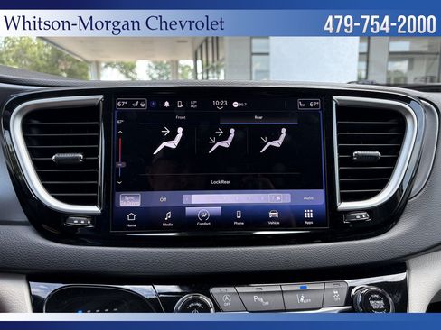 Used 2023 Chrysler Pacifica Touring-L FWD image 25