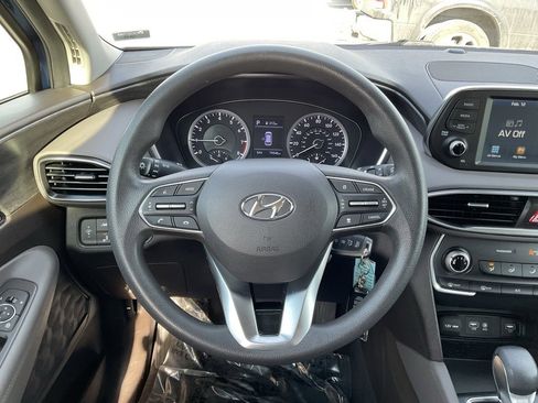 Used 2019 Hyundai Santa Fe SE image 9