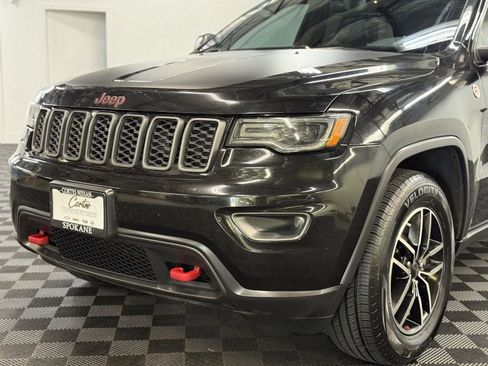 Used 2021 Jeep Grand Cherokee Trailhawk w/ Trailhawk Luxury Group image 7
