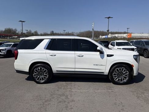 Used 2024 GMC Yukon Denali Ultimate AWD/4WD image 5