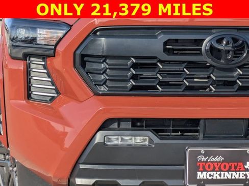 Used 2025 Toyota Tacoma TRD Sport image 3