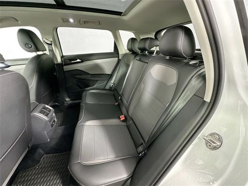 Used 2022 Volkswagen Taos SE image 23