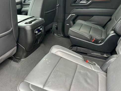 Used 2025 GMC Yukon Denali image 12