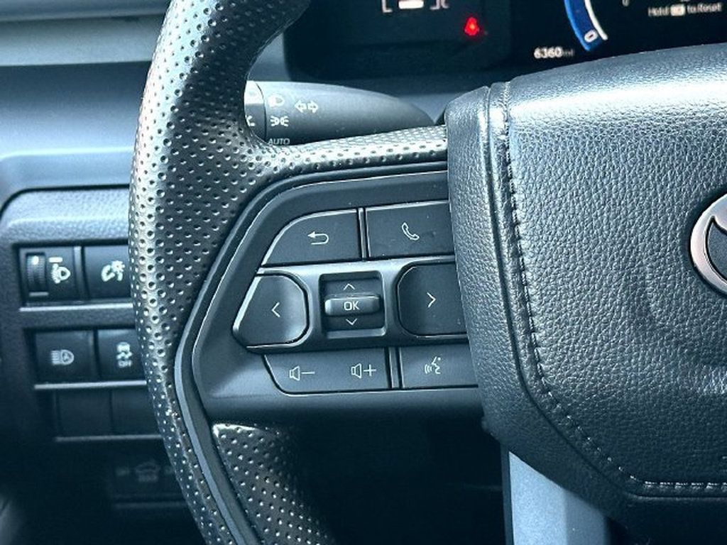 Certified 2026 Toyota Tacoma SR AWD/4WD image 22