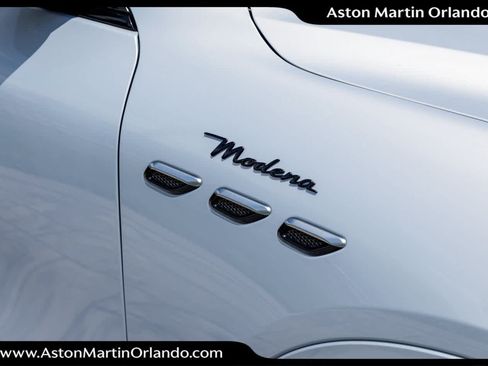 Used 2023 Maserati Grecale Modena AWD/4WD image 15