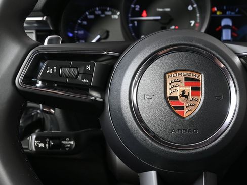 New 2026 Porsche Macan image 10