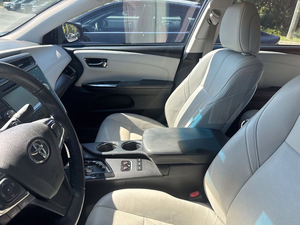 Used 2018 Toyota Avalon XLE Premium FWD image 5