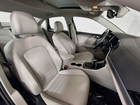 Used 2023 Volkswagen Jetta SE w/ Panoramic Sunroof Package FWD image 25