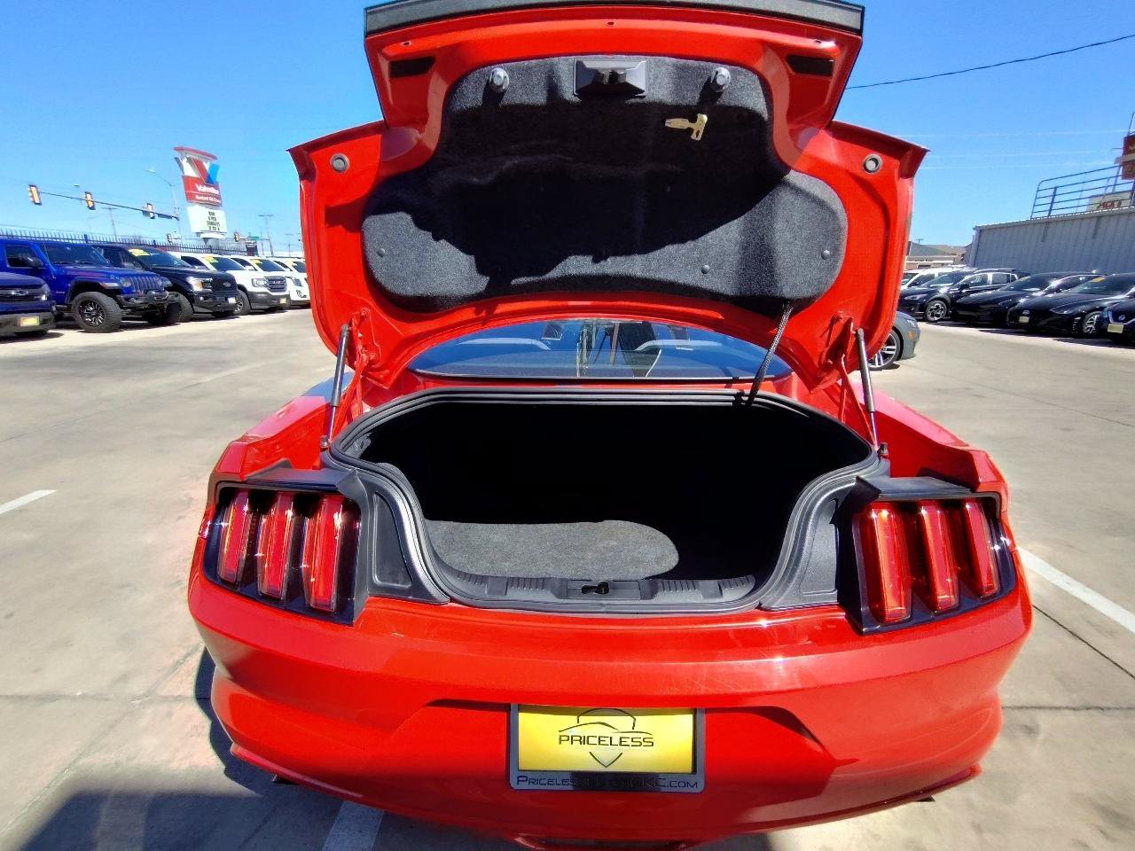 Used 2017 Ford Mustang Coupe RWD image 29