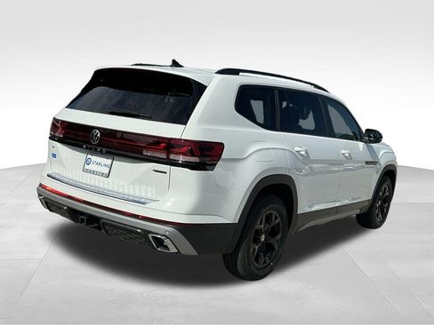 Used 2024 Volkswagen Atlas Peak Edition SE AWD/4WD image 9
