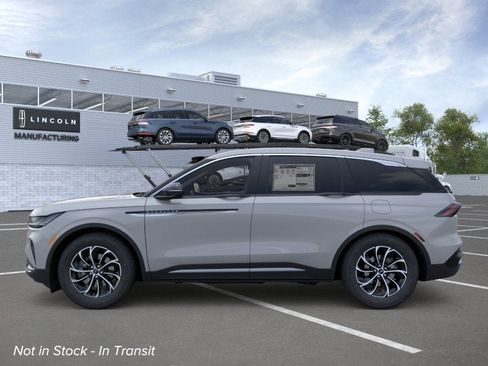 New 2026 Lincoln Nautilus Premier AWD/4WD image 3