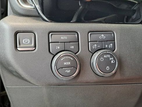 Used 2023 Chevrolet Silverado 1500 LT AWD/4WD image 13