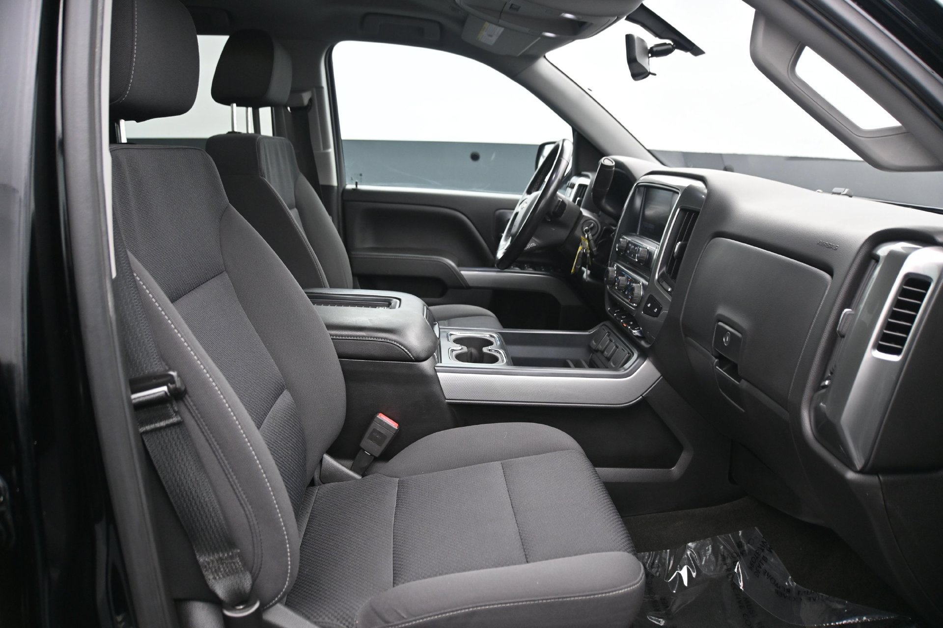 Used 2018 Chevrolet Silverado 1500 LT w/ Midnight Edition AWD/4WD image 13